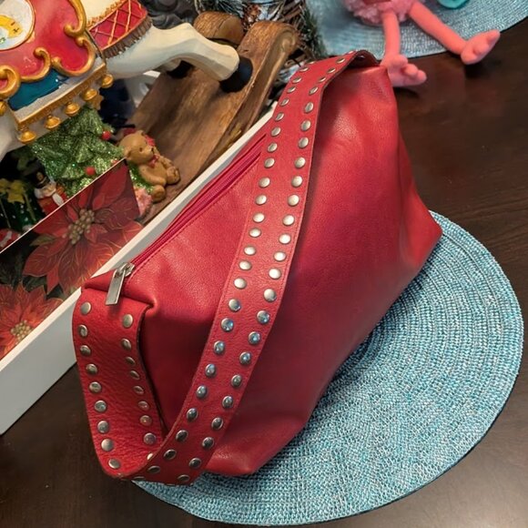 O1 MAURIZIO TAIUTI Red Studded Leather Shoulder Bag - Picture 2 of 11